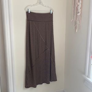 Maxi Skirt w Thick Waistband